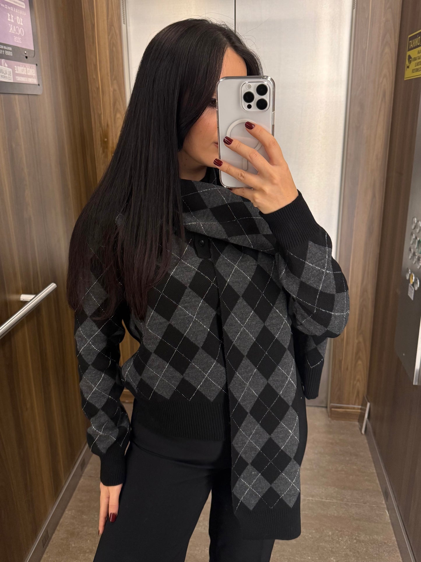 Amanda şallı kazak