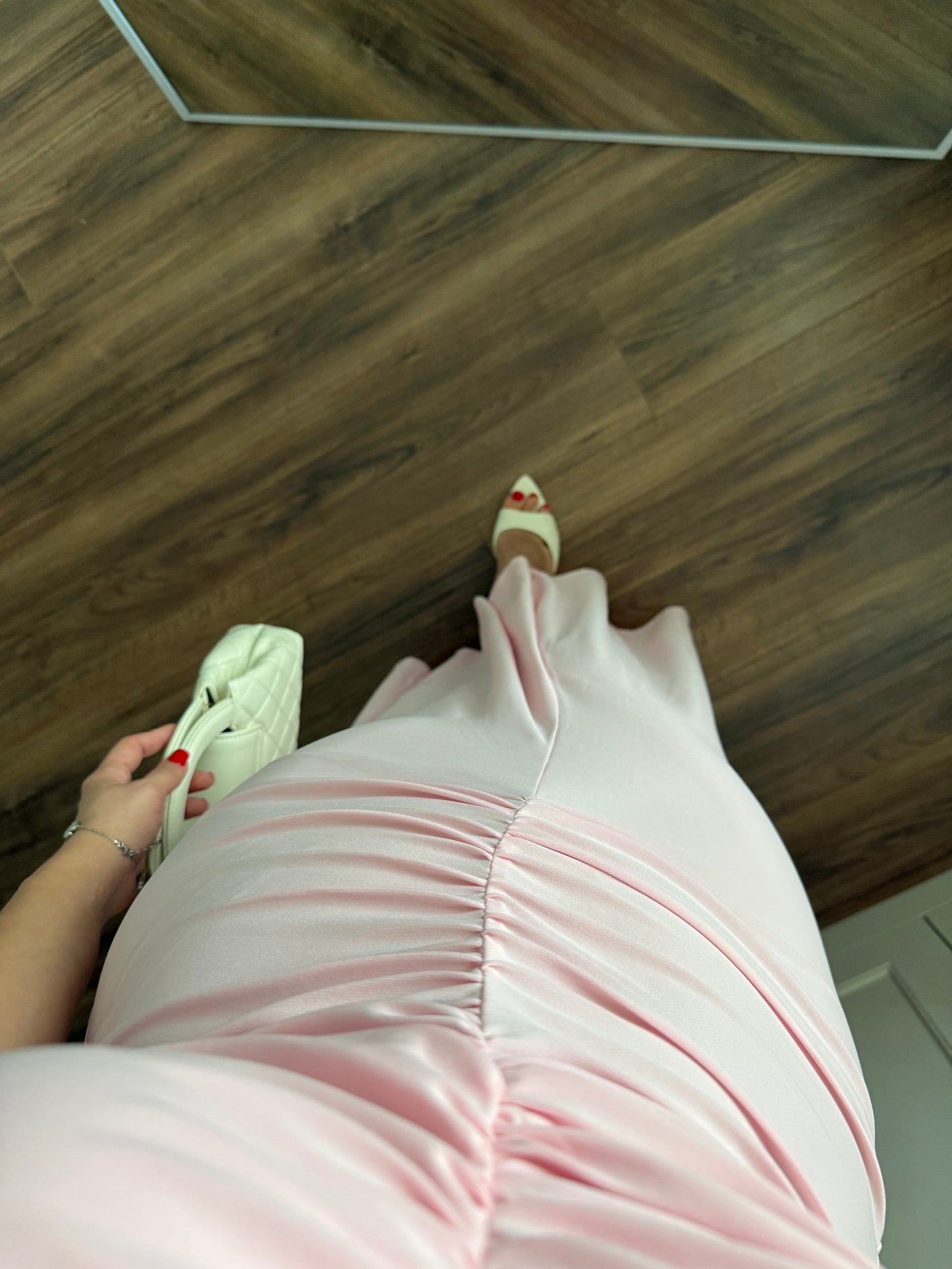 Ashley Elbise –Pembe