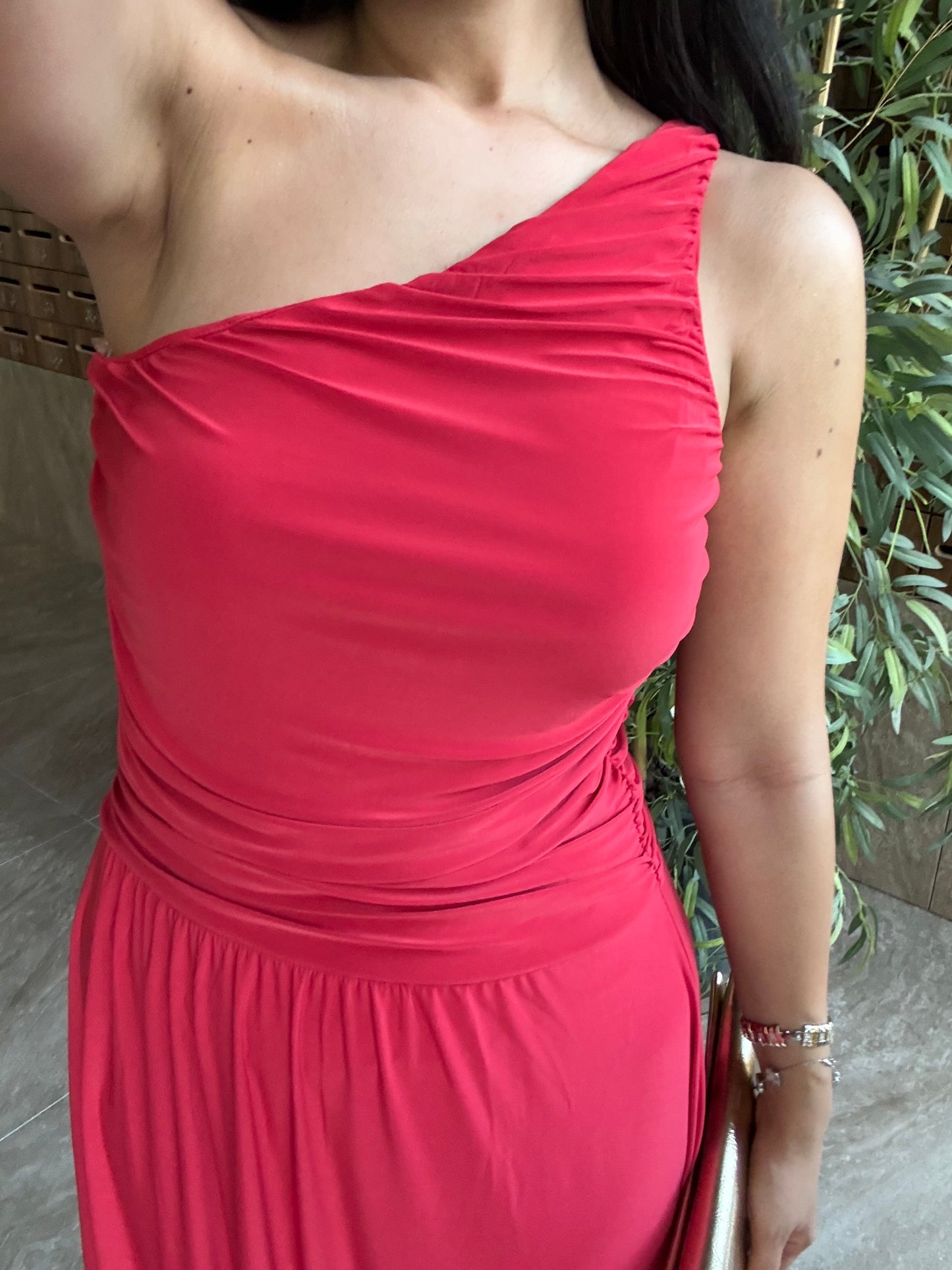 Julia Elbise – Kırmızı