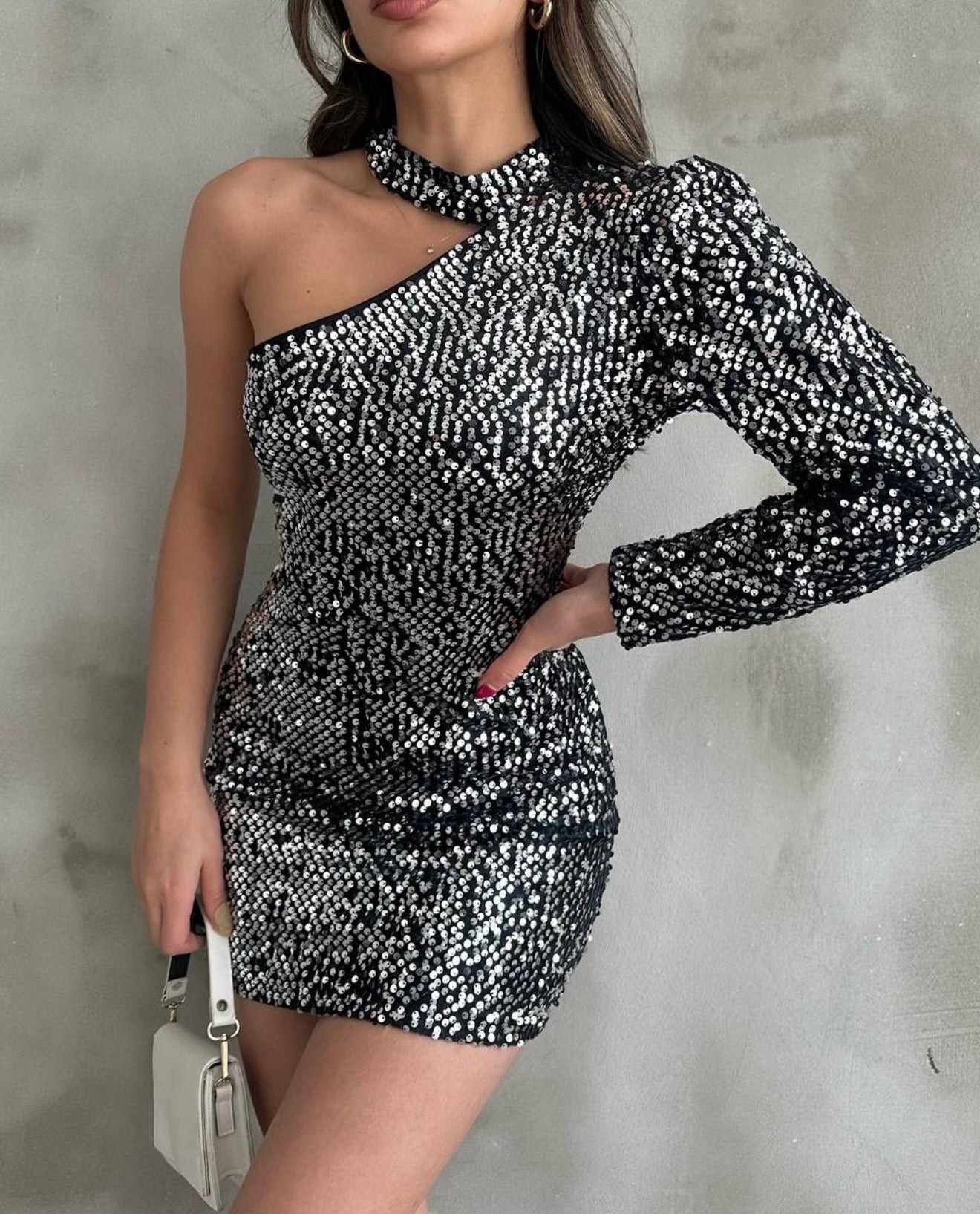 Yuna Gümüş Yılbaşı Elbisesi