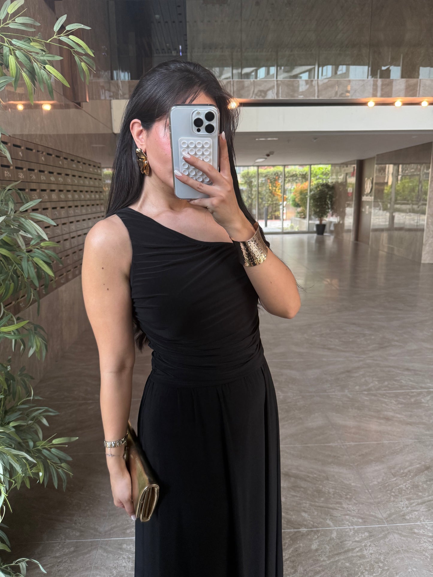 Julia Elbise – Siyah