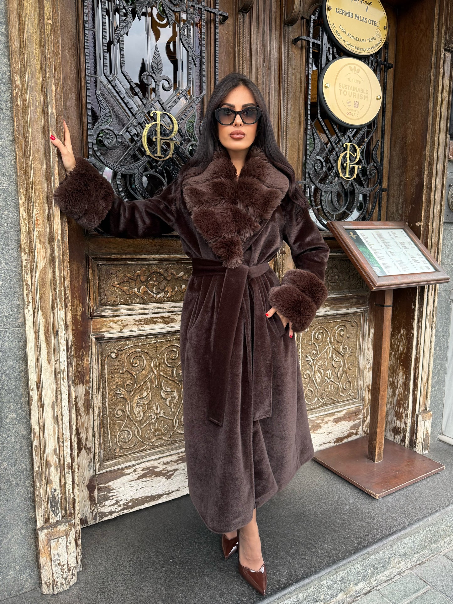 Chloe Brown Premium Kürklü Kaban